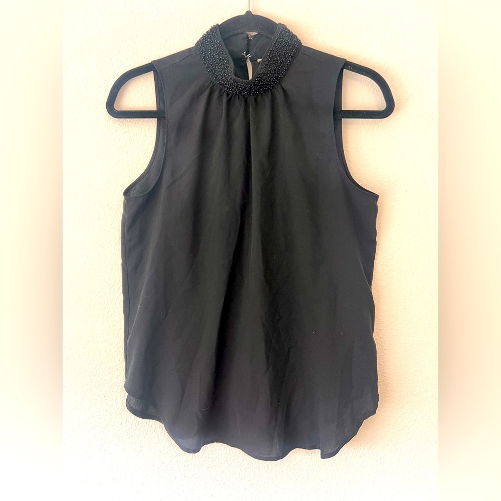 || Banana Republic || Black sleeveless blouse || BEADED COLLAR ||